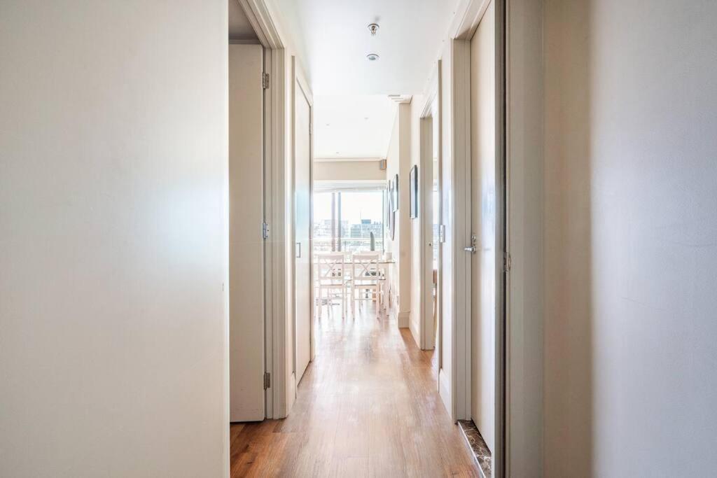 Luxury Waterfront Nest Above Viaduct Harbour Apartment โอ๊คแลนด์ ภายนอก รูปภาพ