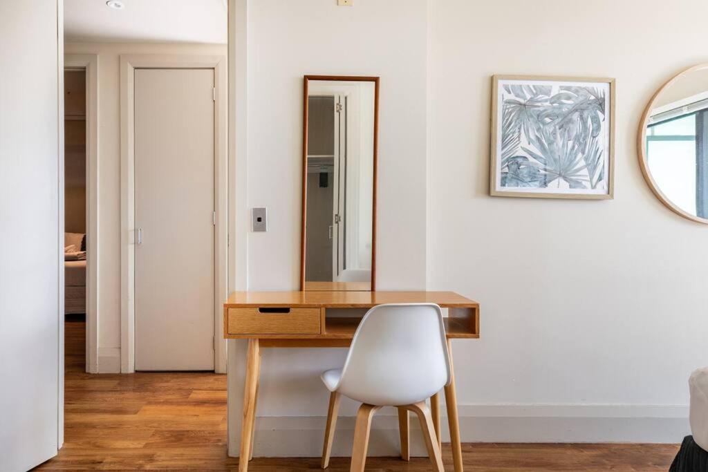Luxury Waterfront Nest Above Viaduct Harbour Apartment โอ๊คแลนด์ ภายนอก รูปภาพ