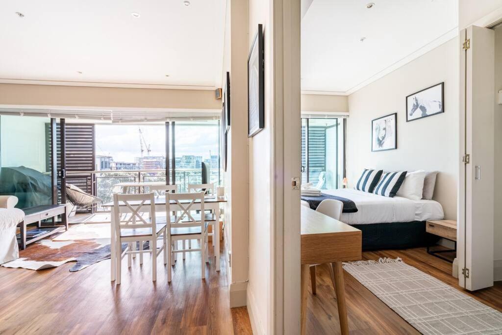 Luxury Waterfront Nest Above Viaduct Harbour Apartment โอ๊คแลนด์ ภายนอก รูปภาพ