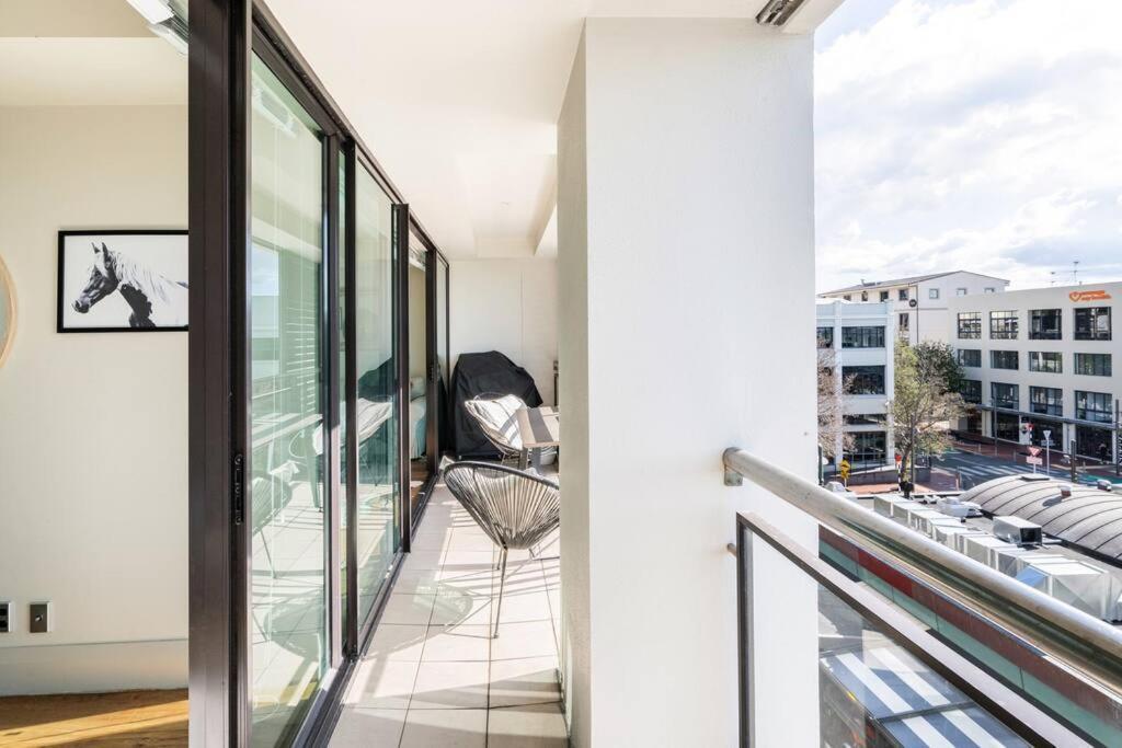 Luxury Waterfront Nest Above Viaduct Harbour Apartment โอ๊คแลนด์ ภายนอก รูปภาพ