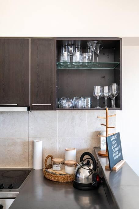 Luxury Waterfront Nest Above Viaduct Harbour Apartment โอ๊คแลนด์ ภายนอก รูปภาพ