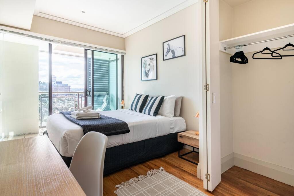Luxury Waterfront Nest Above Viaduct Harbour Apartment โอ๊คแลนด์ ภายนอก รูปภาพ
