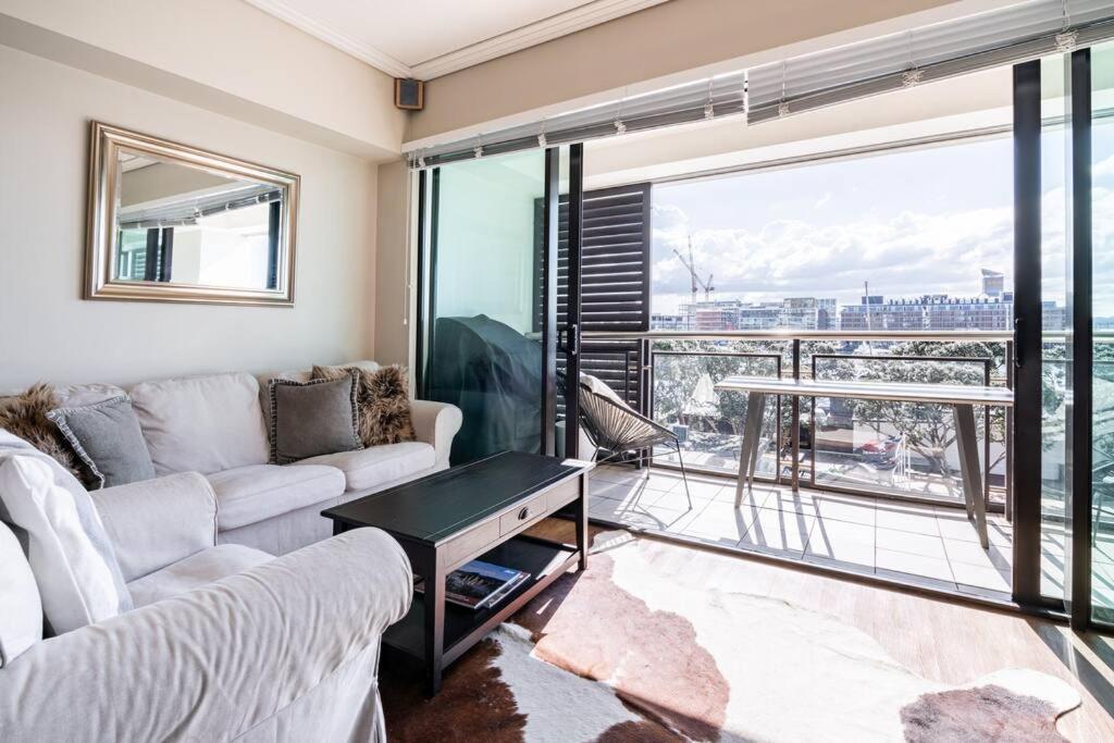 Luxury Waterfront Nest Above Viaduct Harbour Apartment โอ๊คแลนด์ ภายนอก รูปภาพ