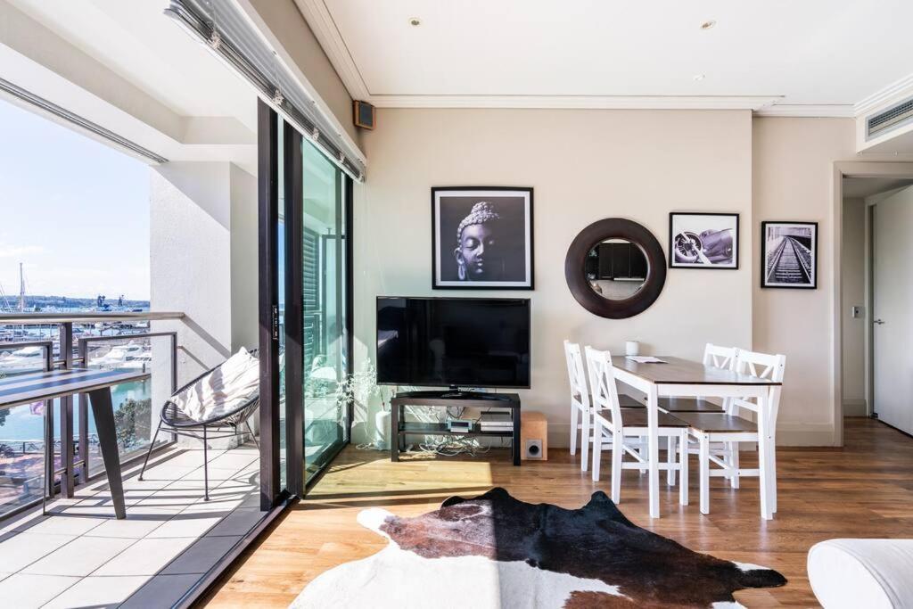 Luxury Waterfront Nest Above Viaduct Harbour Apartment โอ๊คแลนด์ ภายนอก รูปภาพ