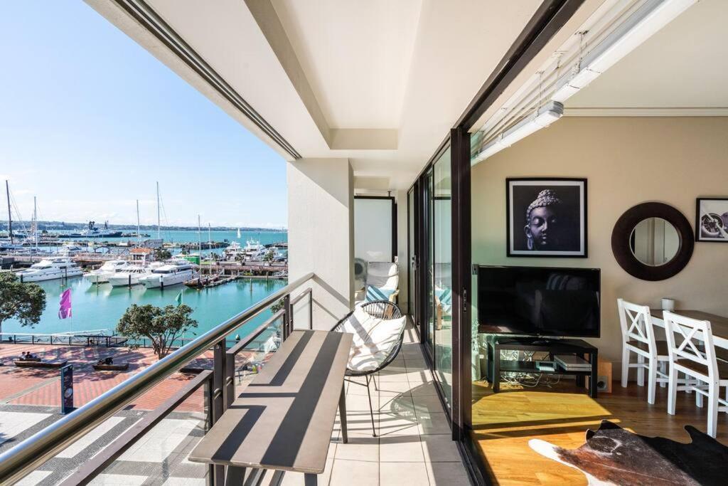 Luxury Waterfront Nest Above Viaduct Harbour Apartment โอ๊คแลนด์ ภายนอก รูปภาพ